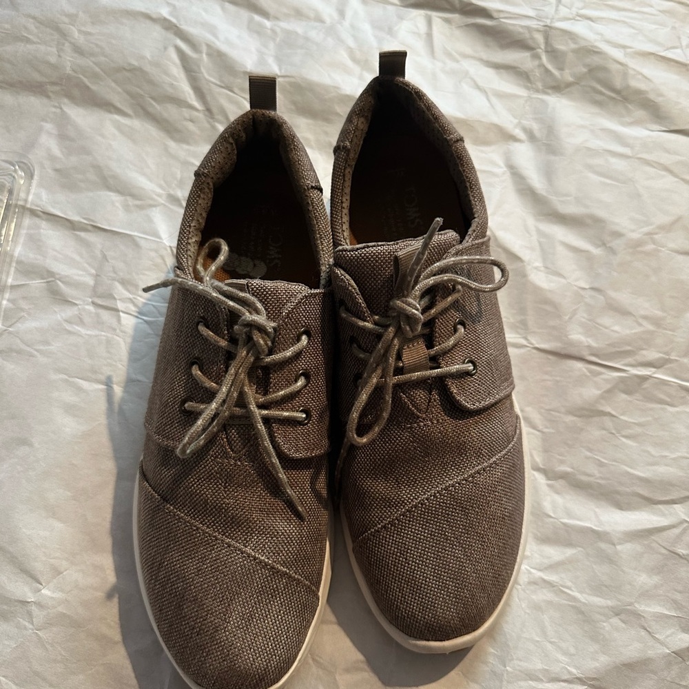 Toms Tan Sneakers for Women - Picture 5 of 6